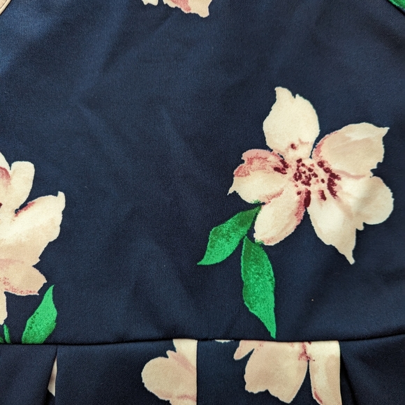 Summer dress - Picture 3 of 3